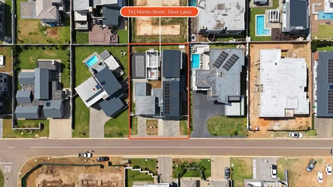 Modern 5-Bedroom Home In Secure Estate On Auction : 761 Marelu Street, Silver Lakes